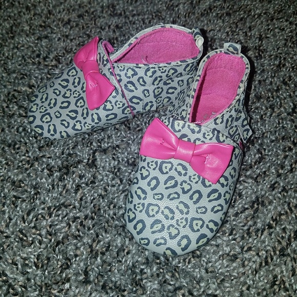Stride Rite Other - Baby girl moccasins  leopard print